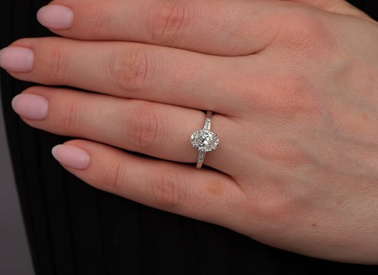 Baguettes on ring – Layla Diamonds